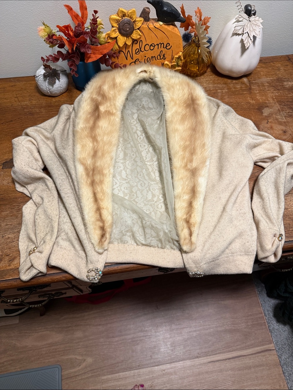Women's Cream Fur Collar Cardigan